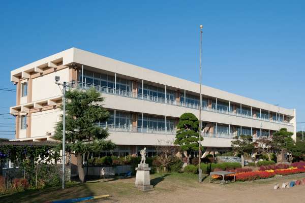 鉾田市立白鳥東小学校校舎耐震補強及び大規模改造工事　